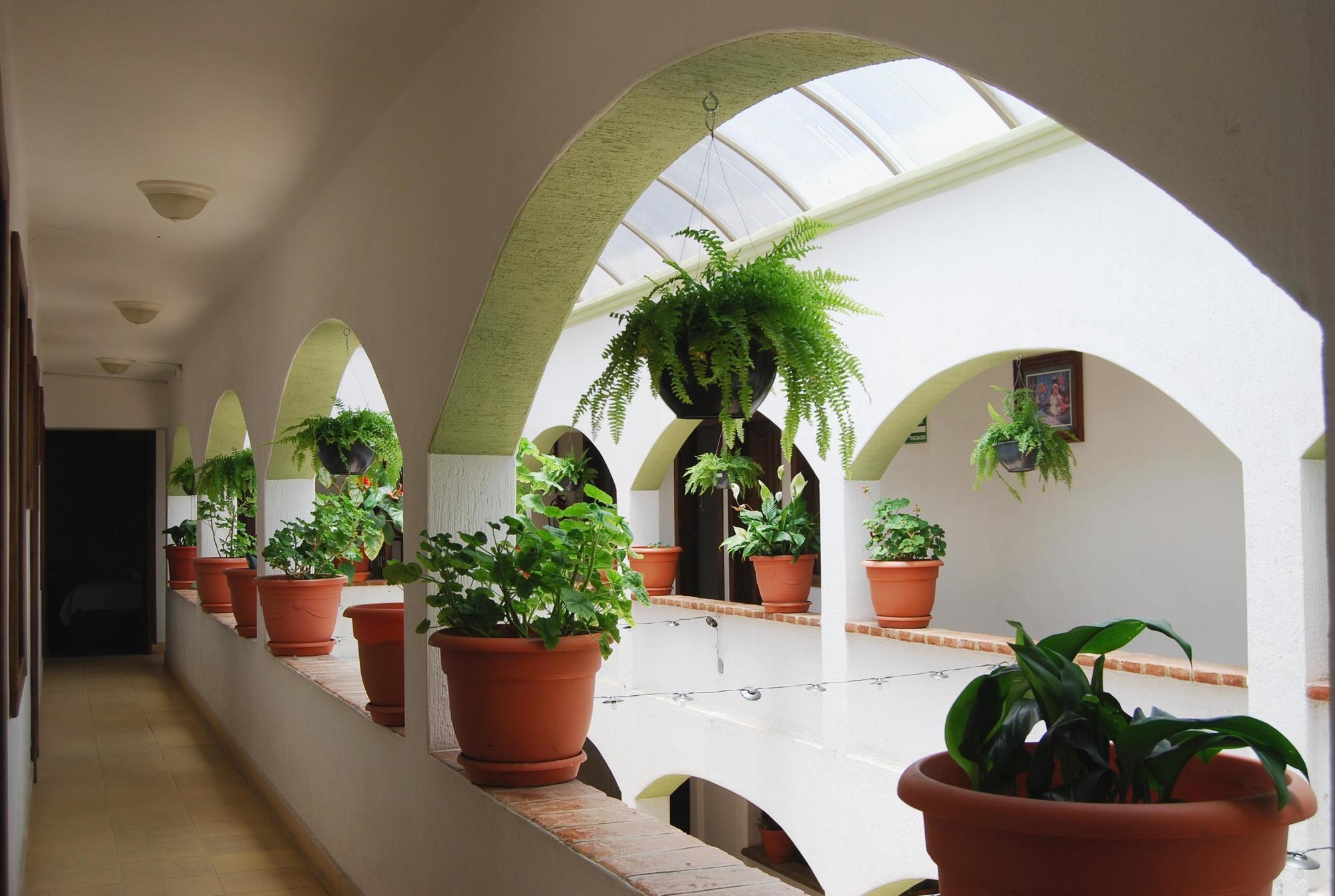 Отель Jardines De Luz Сан-Кристобаль-де-Ла-Касас Экстерьер фото